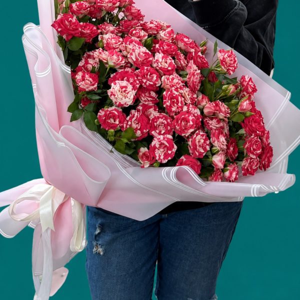 букет из 17 кустовых роз