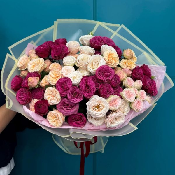 Букет из 15 кустовых роз
